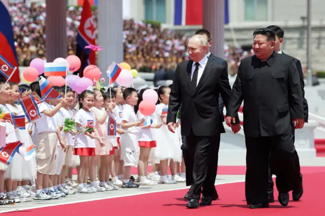 Путин и Ким Чен Ын договорились о &laquo;взаимной помощи в случае агрессии&raquo;. Главные заявления и фото из КНДР