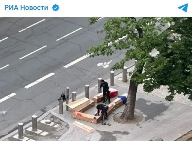 СМИ связали с Россией гробы с надписью &laquo;Французские солдаты в Украине&raquo; у Эйфелевой башни