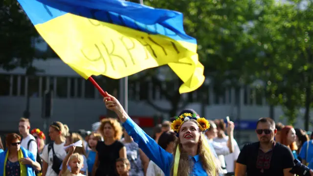 Конец мифа о&nbsp;братстве. Подавляющее большинство жителей Украины теперь говорит в&nbsp;быту на&nbsp;украинском и&nbsp;не&nbsp;считает русских братским народом