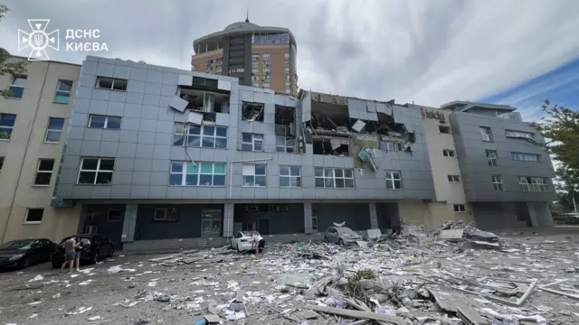 Массированная атака на Украину: в Киеве под удар попала крупнейшая детская больница