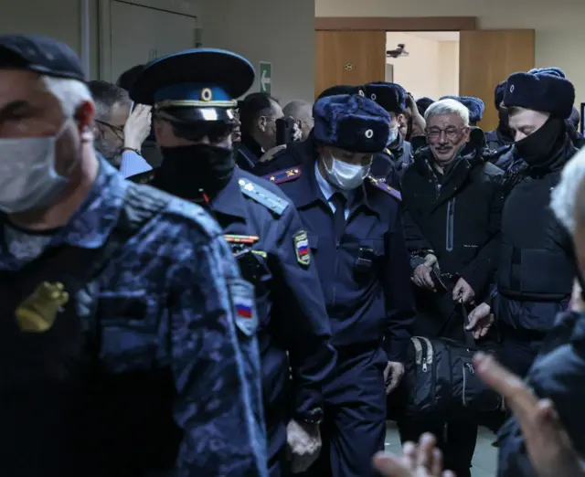 &laquo;Крайний срок до&nbsp;возвращения&nbsp;&mdash; десять лет&raquo;. Интервью правозащитника Олега Орлова