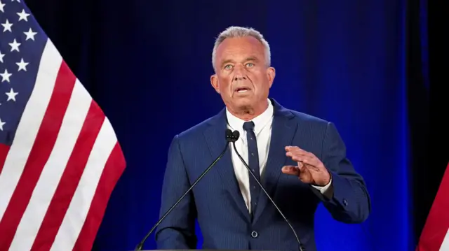 Роберт Кеннеди, третий кандидат на выборах президента США, объявил о выходе из гонки и призвал голосовать за Трампа