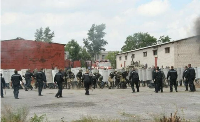 Вербовка на войну, взятки, вскрытые вены. Что известно про ИК-19 в Волгоградской области, где погибли восемь человек