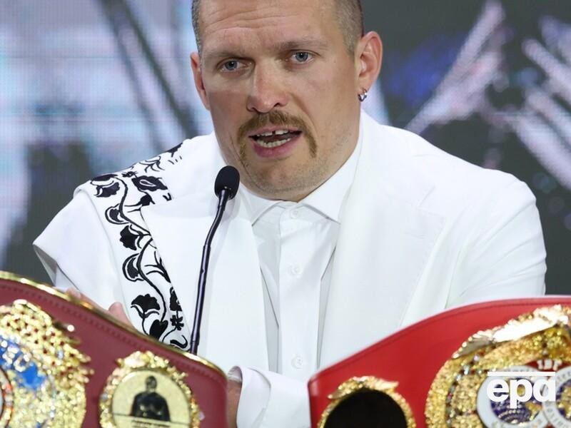 Украинский чемпион мира по боксу Александр Усик запустил музыкальный флешмоб, чтобы создать гимн "Битвы за свет"